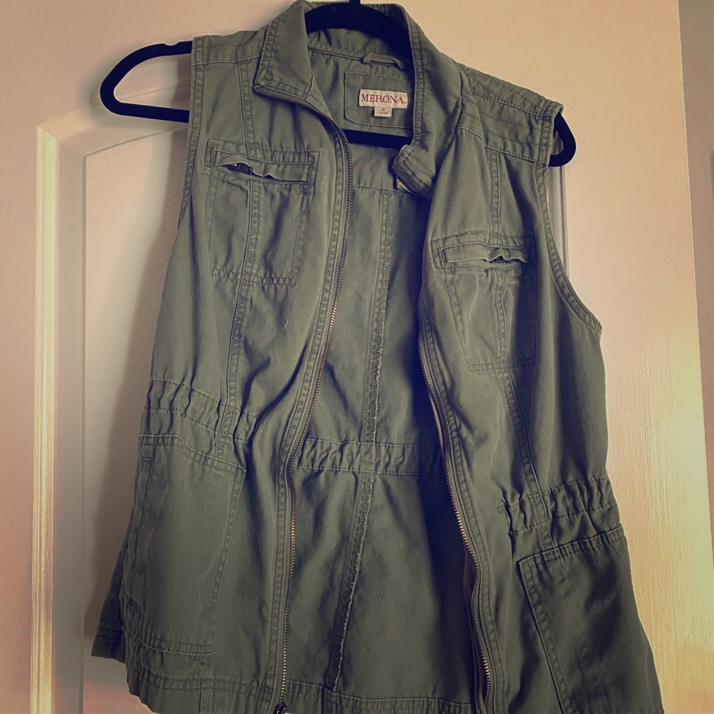 Vest with pockets